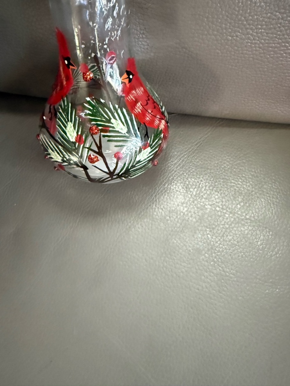 Studio Cardinal Holiday LED Reed Diffuser - Red and Green - Picture 3 of 4